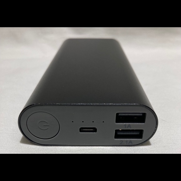 iHome Powerbank/Portable Charger 10000 mAh IH-PP1006 - Picture 3 of 8